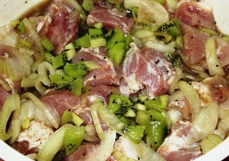 Киви против шашлыка: ингредиент, который может испортить ваше мясо