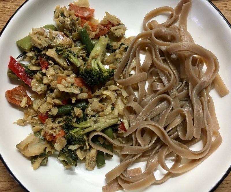 Минтай с овощами в азиатском стиле: простой и вкусный рецепт для всей семьи