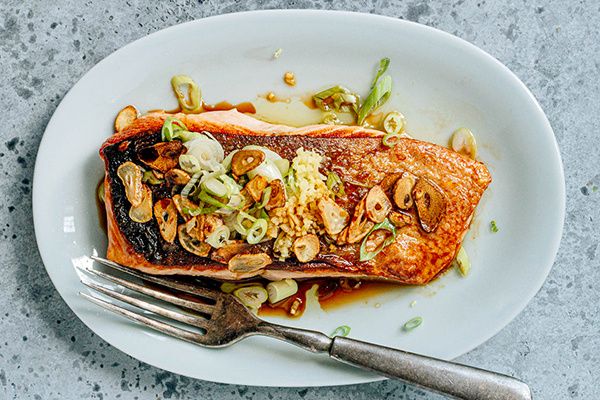 Приготовление хрустящего лосося за 15 минут