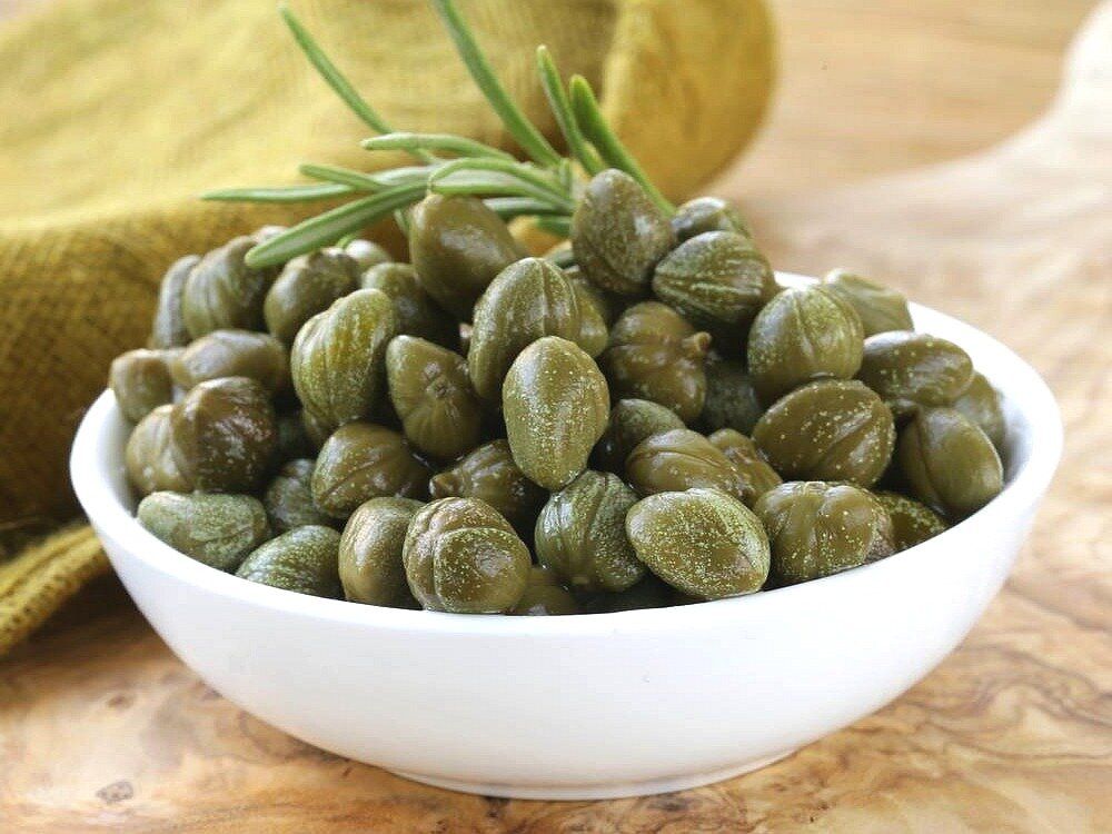 Каперсы: маленькие, но мощные! Как использовать их в кулинарии