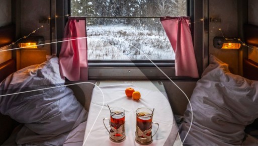 Чай в пути: Как традиция чаепития стала частью железнодорожных путешествий