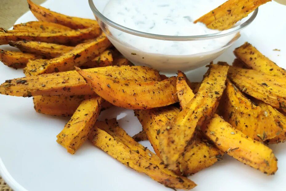 Как вкусно запечь батат: простой рецепт для идеального ужина