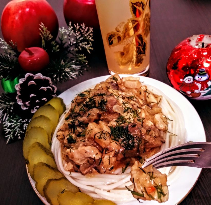 Нежное и сытное рагу с курицей и грибами: рецепт, который станет любимым для всей семьи