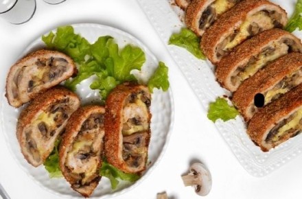 Восхитительный куриный рулет с грибами и печенью