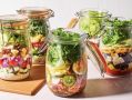 Салаты в банке: стиль или практичное решение?