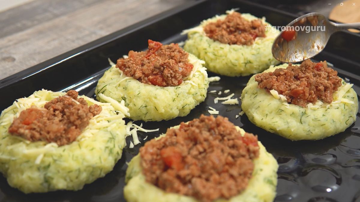Праздничное угощение из простых продуктов: картофельные гнёзда с мясом