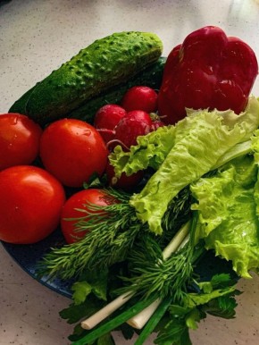 Сырые овощи и возраст: что стоит готовить после 50