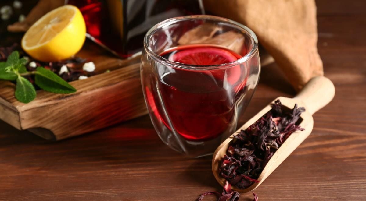 Удивительный мир каркаде: 5 освежающих напитков для летнего зноя