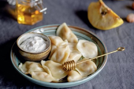 Вкусные вареники с ароматной айвой: готовим вместе