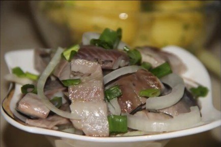 Простое хе из свежей сельди: как приготовить любимую закуску дома