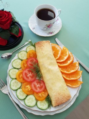 Вкусный старт выходного: буррито с колбасой и спаржевой фасолью