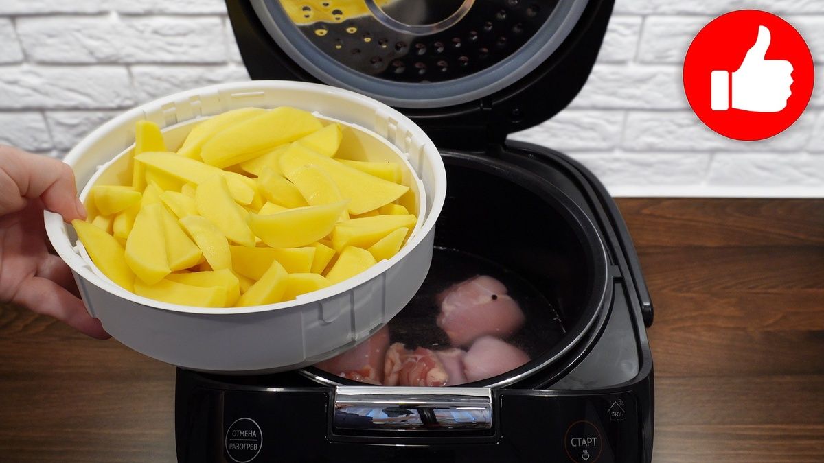 Вкусный обед: картошка на пару с курицей в мультиварке