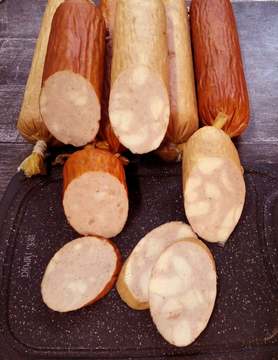 Секреты приготовления колбасы: свинина и курица в идеальной гармонии