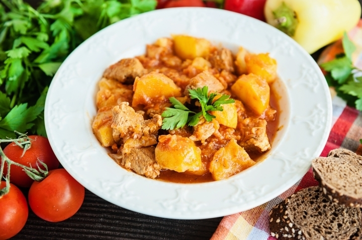 Нежный картофель с мясом: идеальный обед за 30 минут