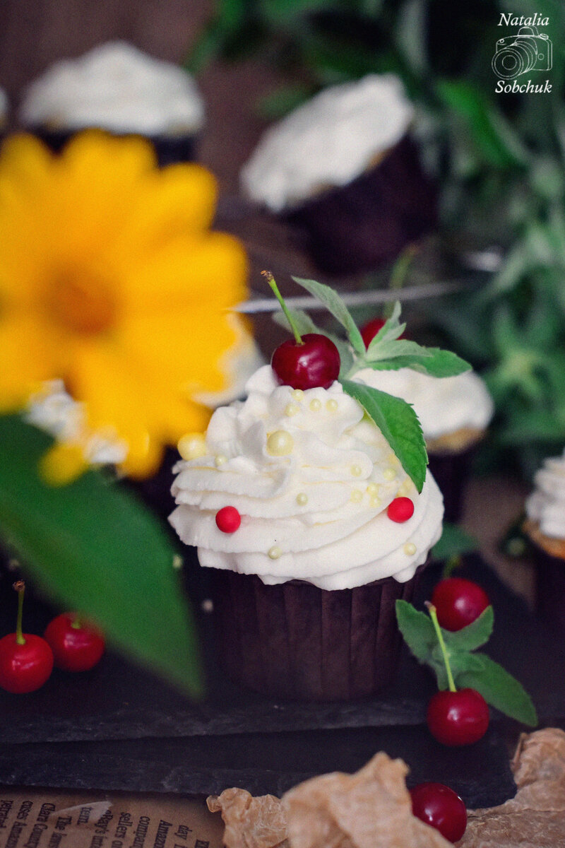 Маффины с шоколадом и вишнёвыми нотами: простота в каждом укусе