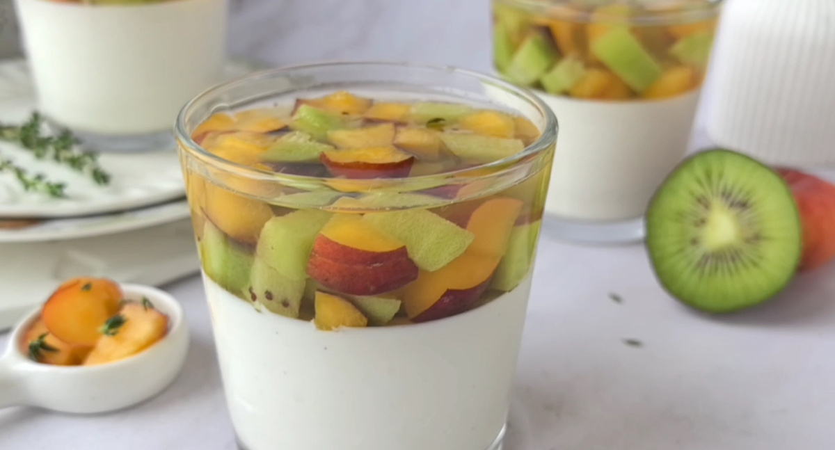 Творожно-сливочный ПП десерт с фруктами