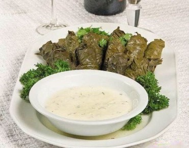 Долма с соусом мацони