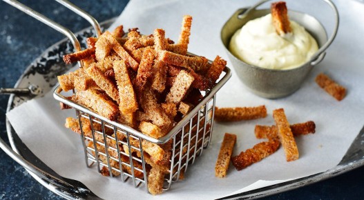 Сухарики с чесноком и розмарином: идеальный перекус на все случаи жизни