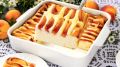 Летний десерт для всей семьи: вкусная творожная запеканка с персиками