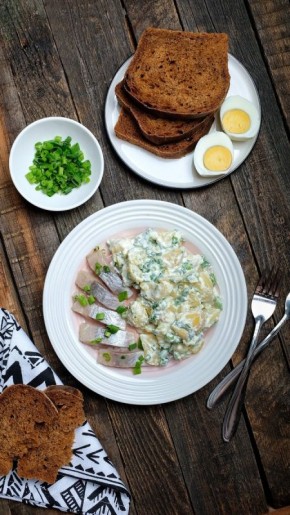 Картофельный салат со сметаной: возвращение к корням