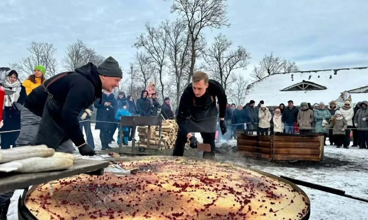 Под Минском испекут уникальный двухметровый блин на Масленицу