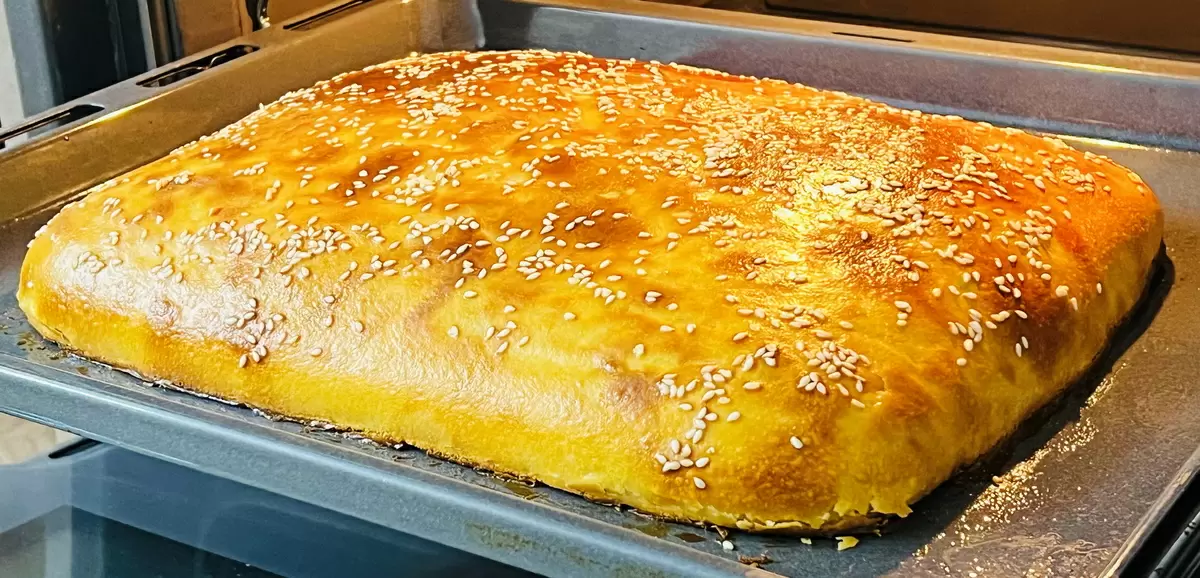 Уникальный пирог на кефире: простота и изысканный вкус