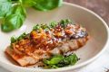 Запечённый лосось: простой и вкусный рецепт